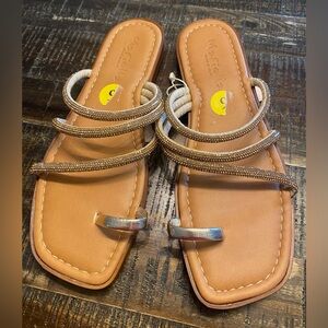 Mariela Made in Italy size 9 Sandals Gold Bling Flip Flops